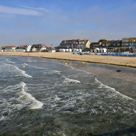 La Courette, Maison Avec Cour Proche 펜션 *