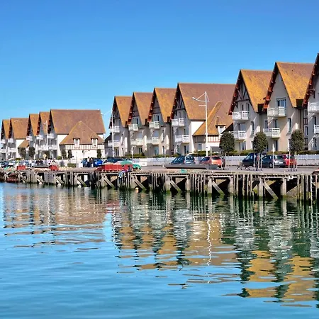 La Courette, Maison Avec Cour Proche בית נופש *