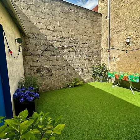 La Courette, Maison Avec Cour Proche בית נופש *