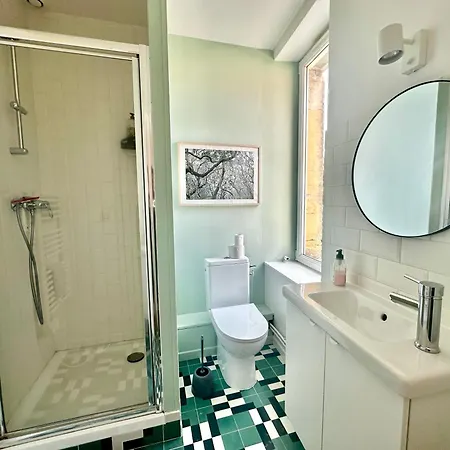 La Courette, Maison Avec Cour Proche בית נופש