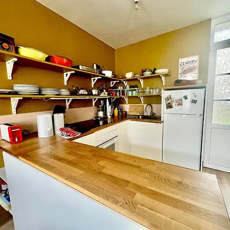 Дом отдыха La Courette, Maison Avec Cour Proche *
