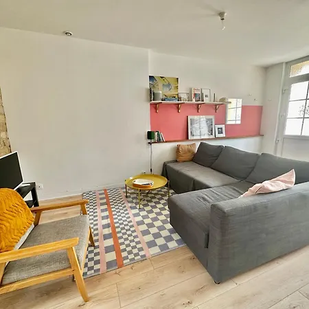 בית נופש La Courette, Maison Avec Cour Proche