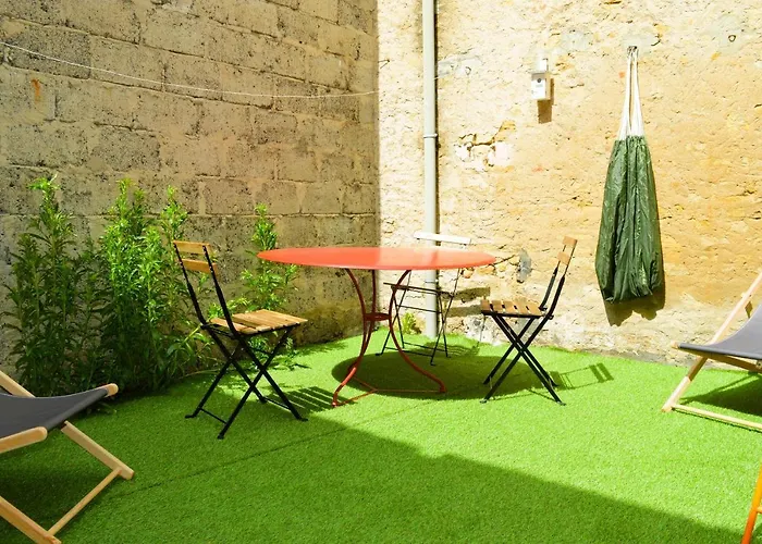 La Courette, Maison Avec Cour Proche Holiday home