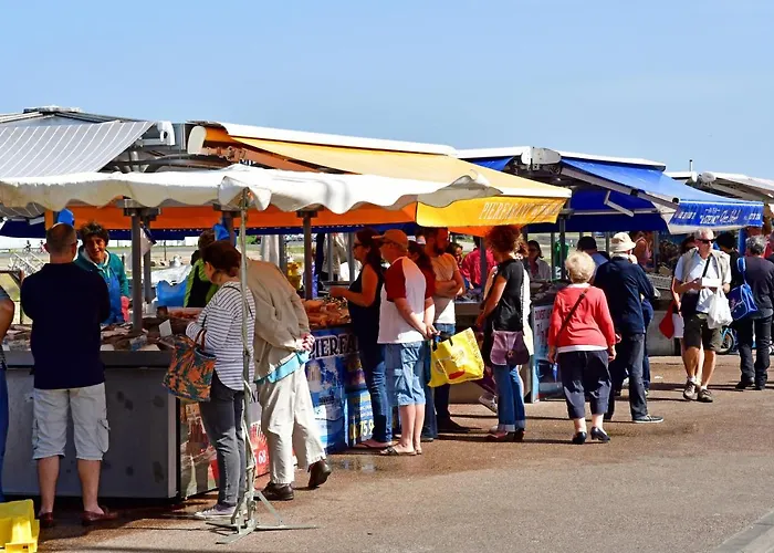 بيت للعطل La Courette, Maison Avec Cour Proche *