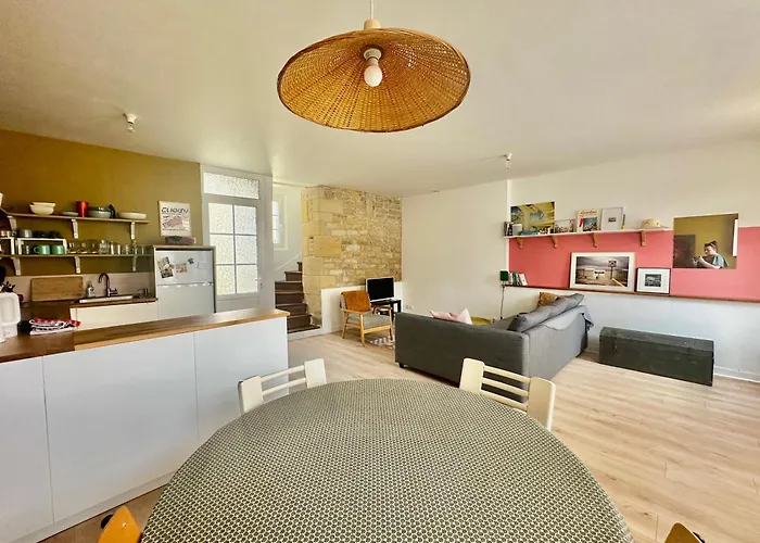 بيت للعطل La Courette, Maison Avec Cour Proche