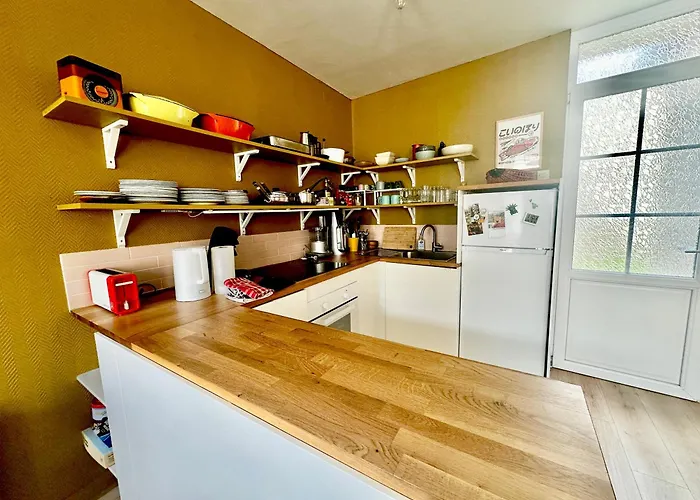 بيت للعطل La Courette, Maison Avec Cour Proche *